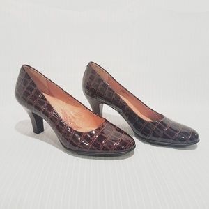 Sofft Brown Patent Croc Embossed Heels Size 7M